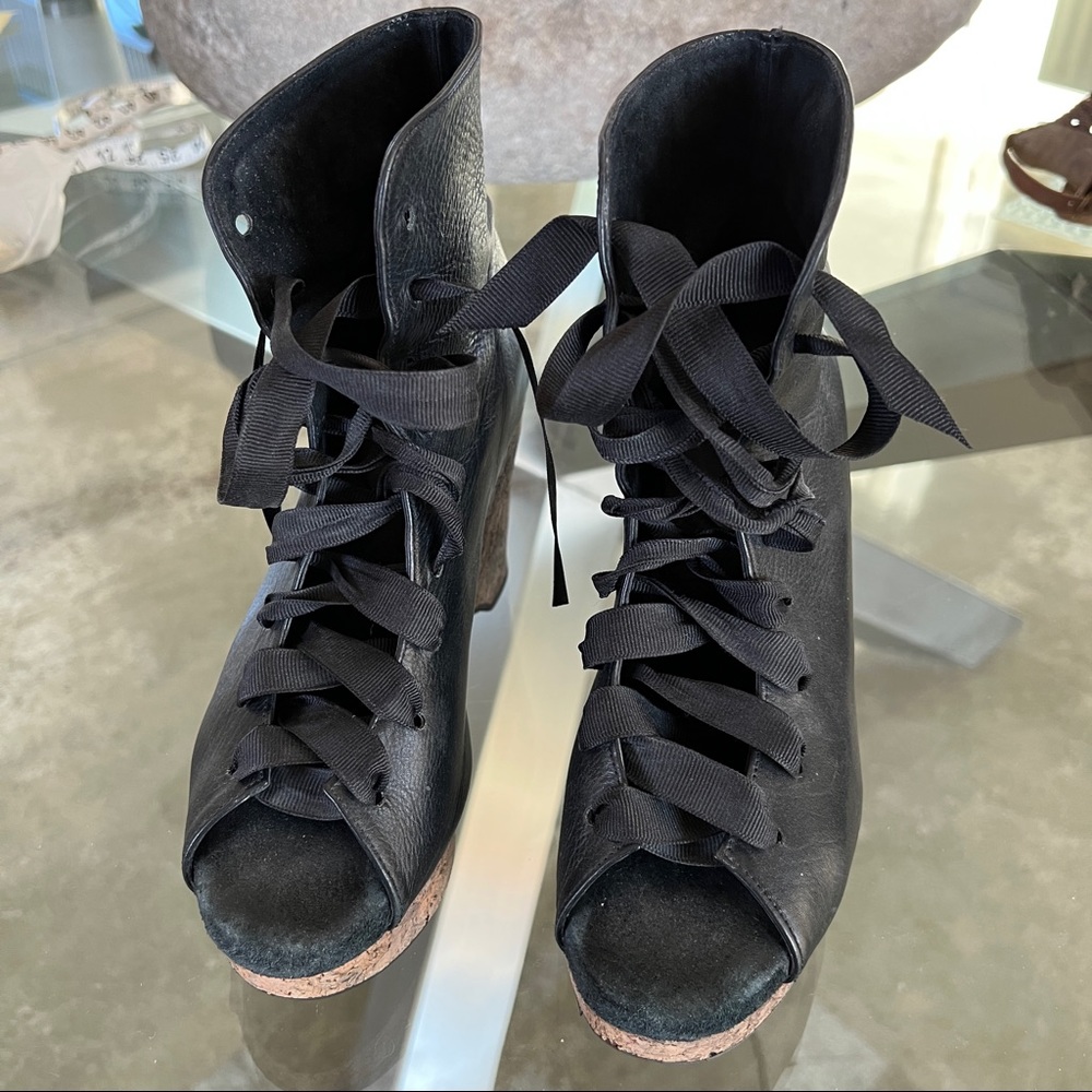 Bare Sole custom made black ankle boots with comfort foam, sz 7.